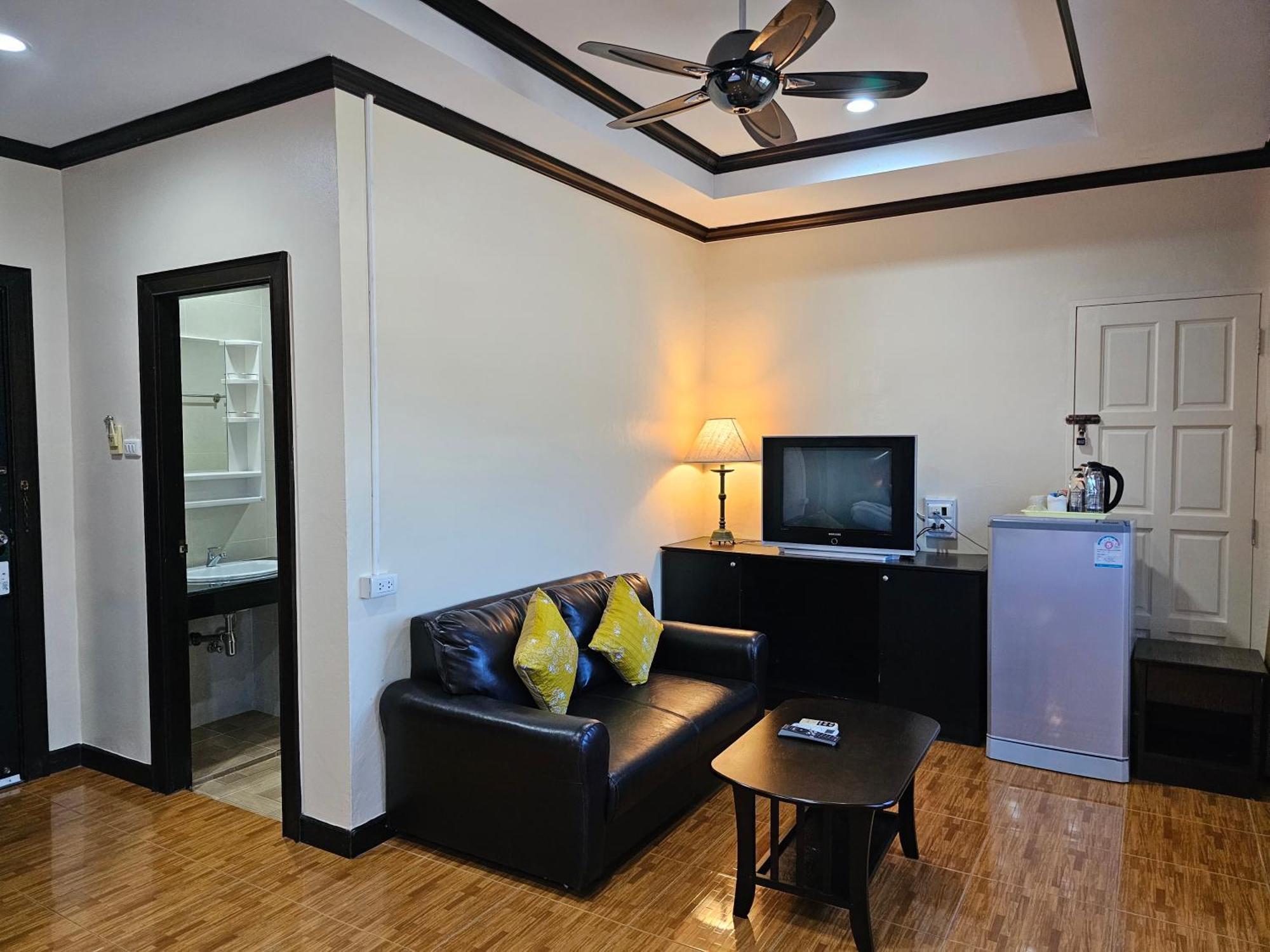 Nanai 2 Residence Patong Phuket エクステリア 写真