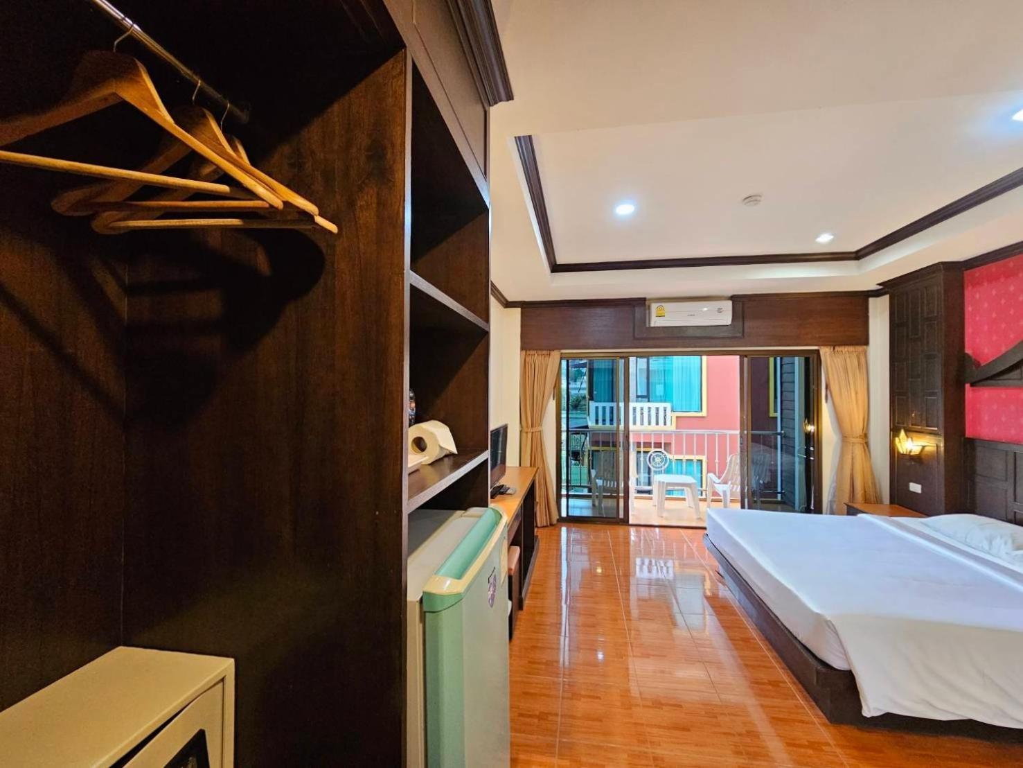 Nanai 2 Residence Patong Phuket エクステリア 写真