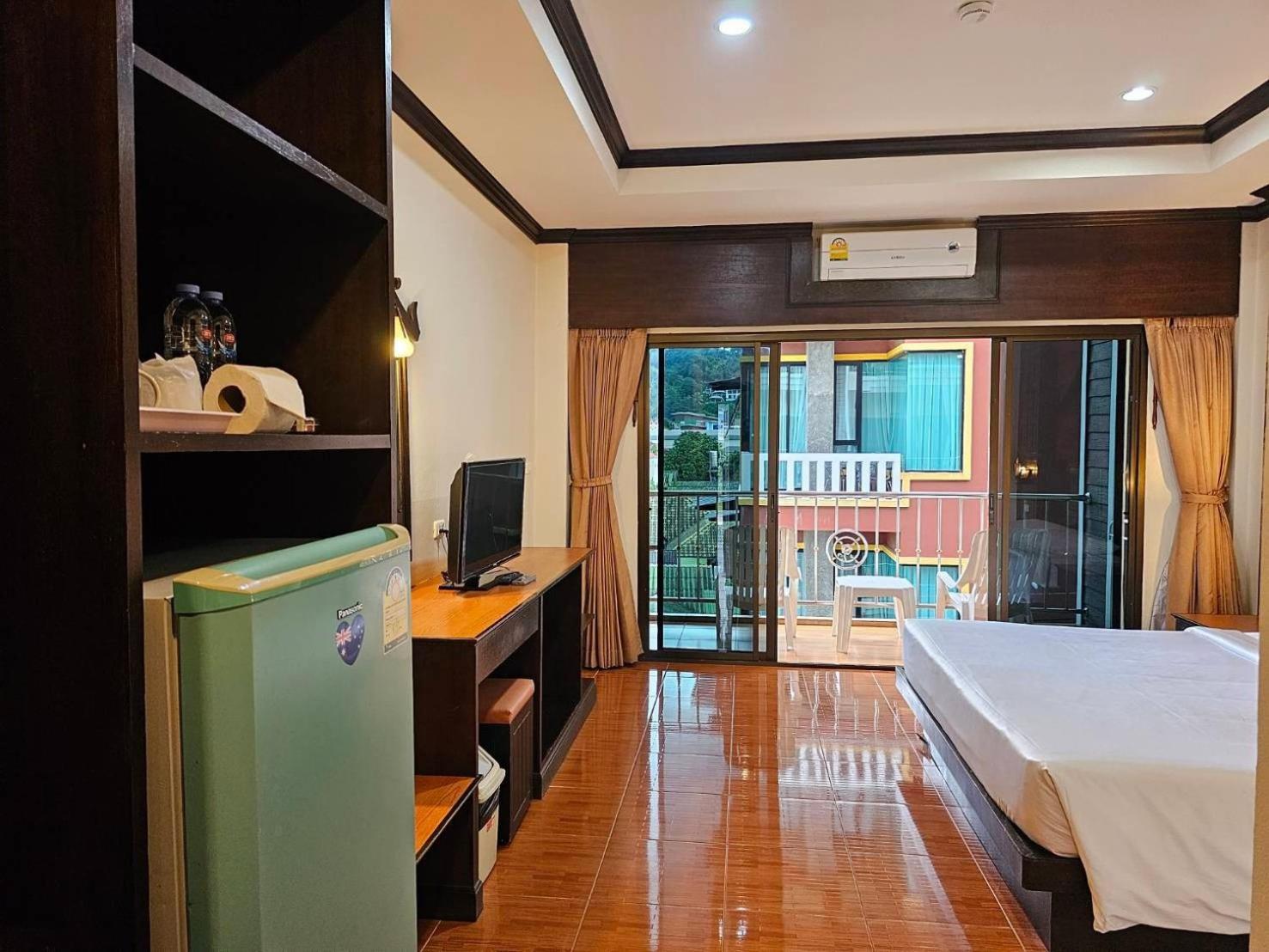Nanai 2 Residence Patong Phuket エクステリア 写真
