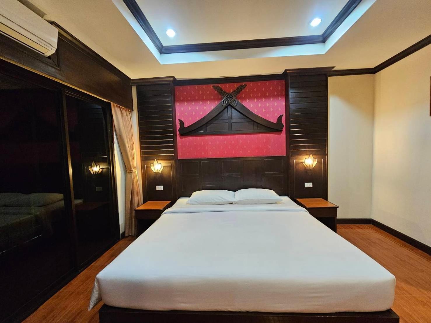 Nanai 2 Residence Patong Phuket エクステリア 写真