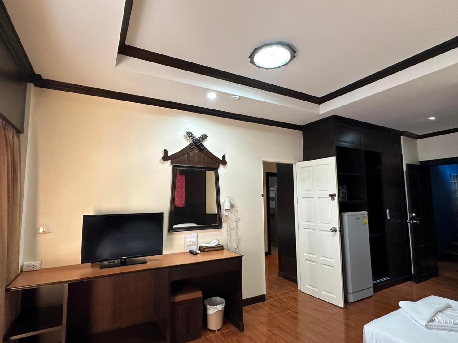 Nanai 2 Residence Patong Phuket エクステリア 写真