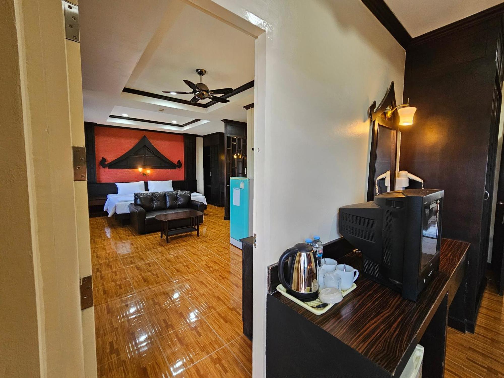 Nanai 2 Residence Patong Phuket エクステリア 写真