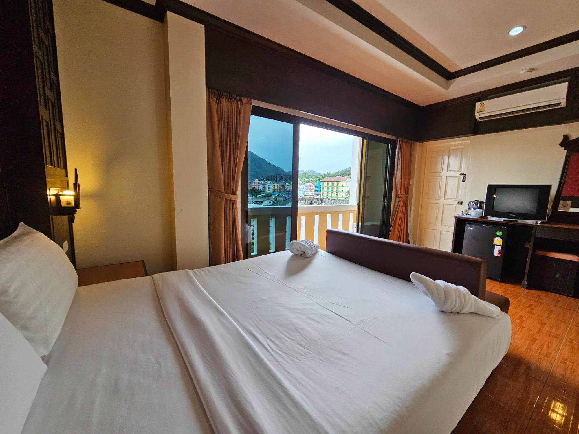 Nanai 2 Residence Patong Phuket エクステリア 写真
