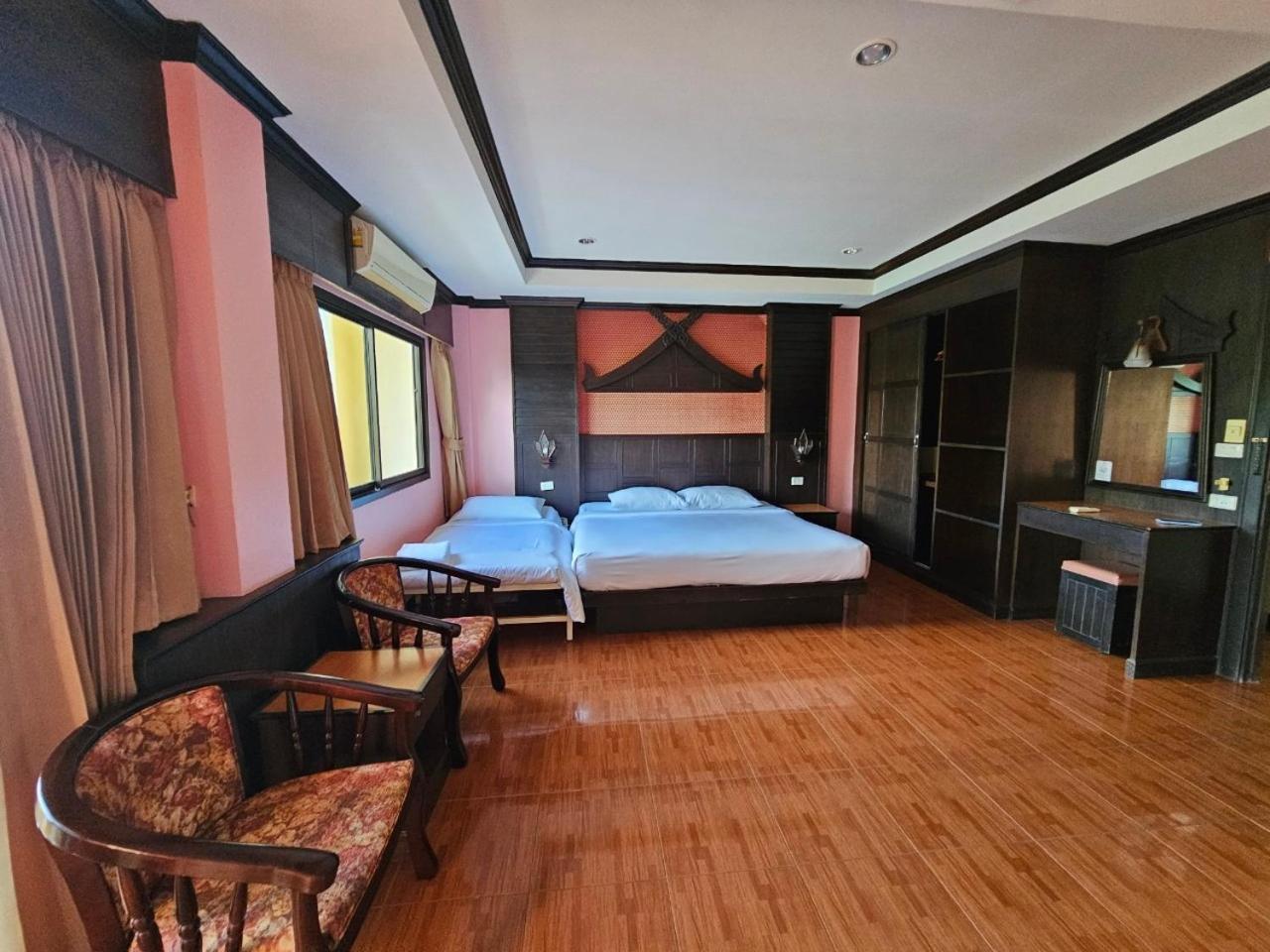 Nanai 2 Residence Patong Phuket エクステリア 写真